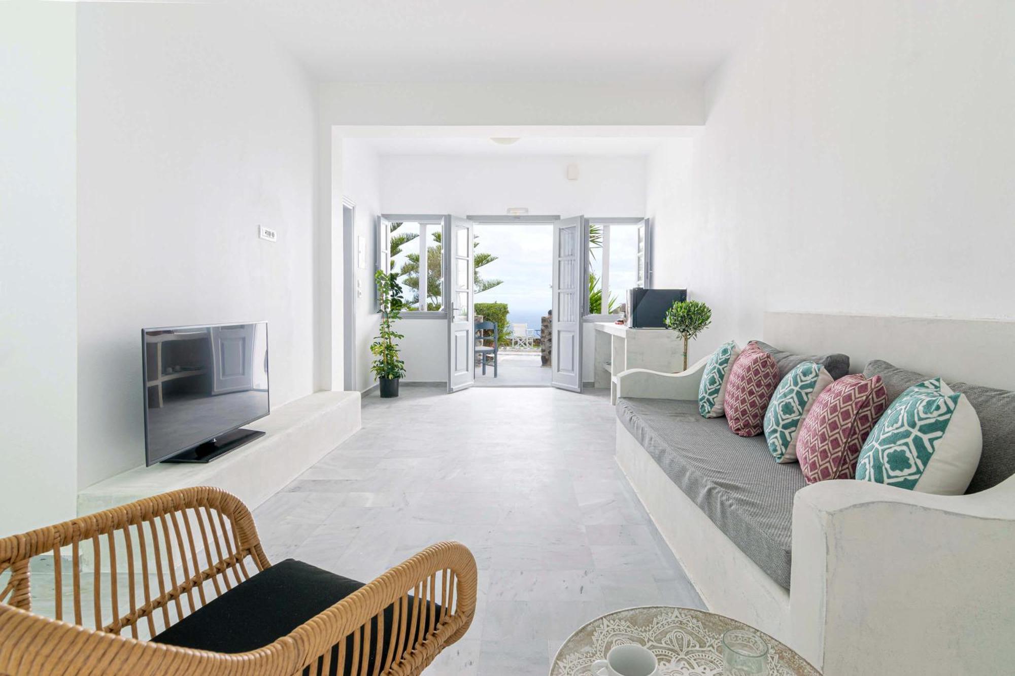 אימרוביגלי Phaos Santorini Suites מראה חיצוני תמונה