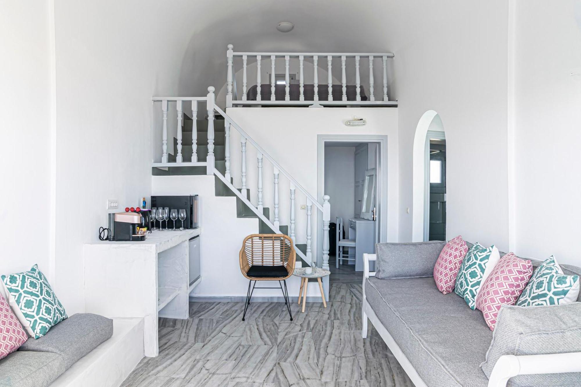 אימרוביגלי Phaos Santorini Suites מראה חיצוני תמונה