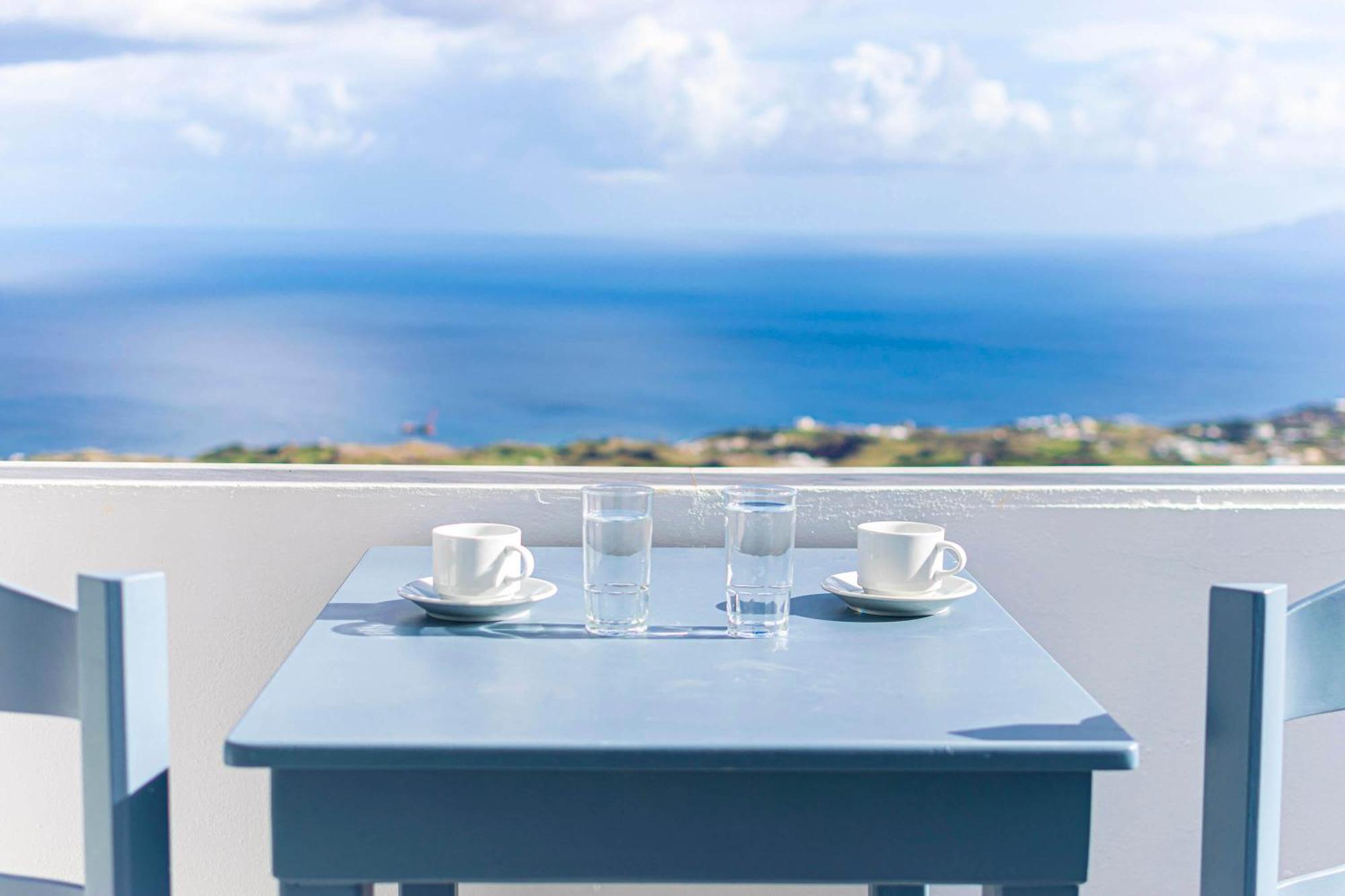 אימרוביגלי Phaos Santorini Suites מראה חיצוני תמונה