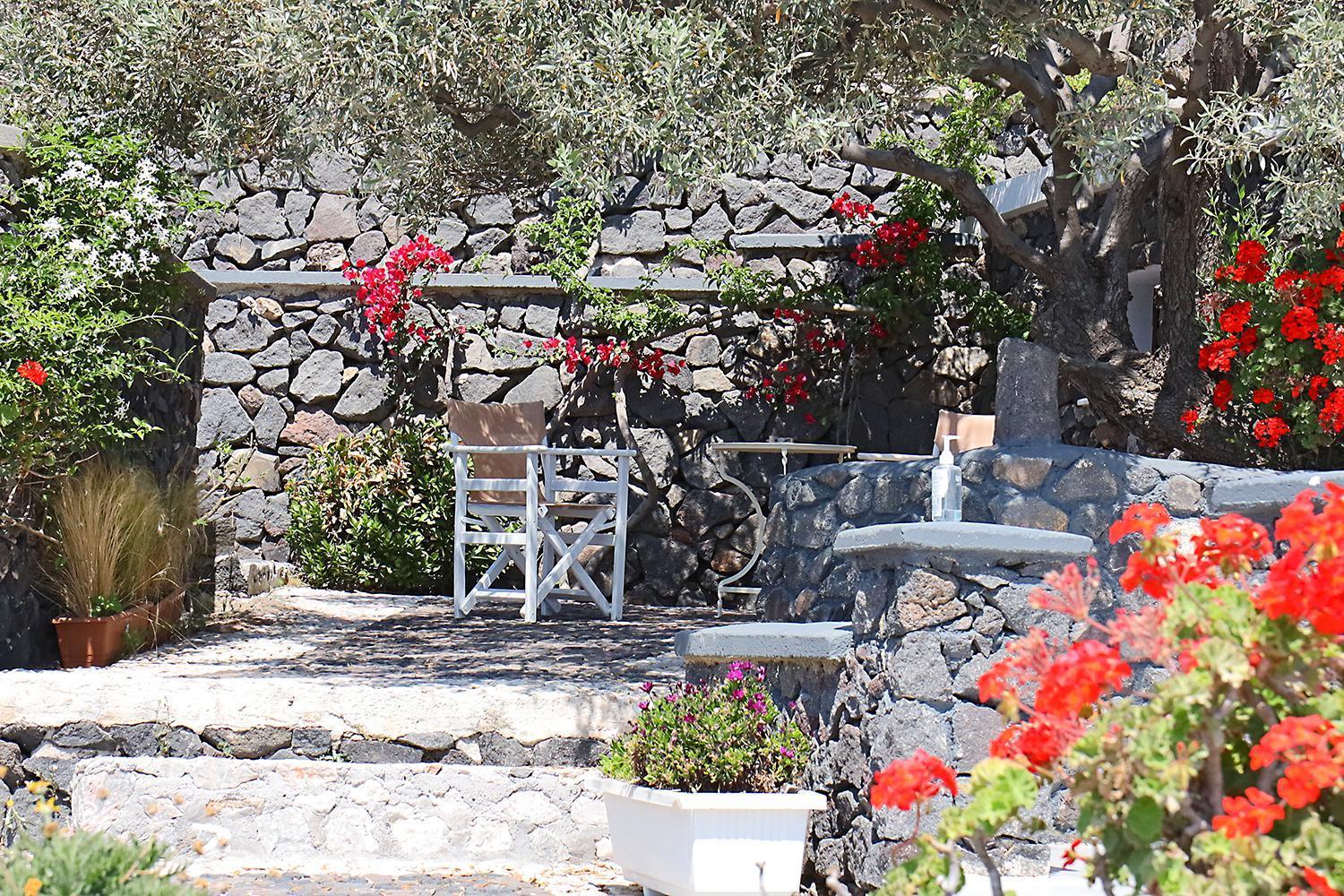אימרוביגלי Phaos Santorini Suites מראה חיצוני תמונה