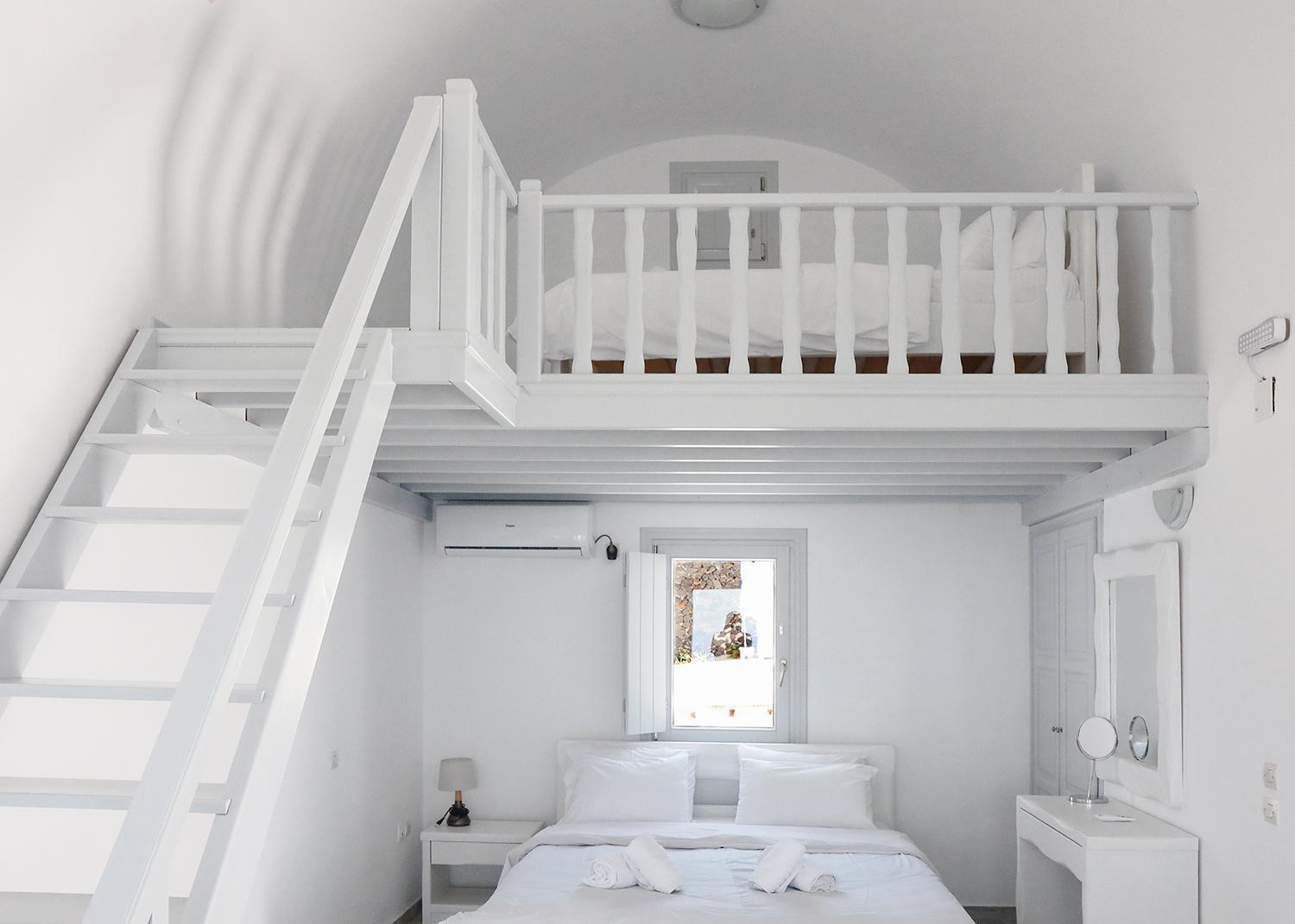 אימרוביגלי Phaos Santorini Suites מראה חיצוני תמונה