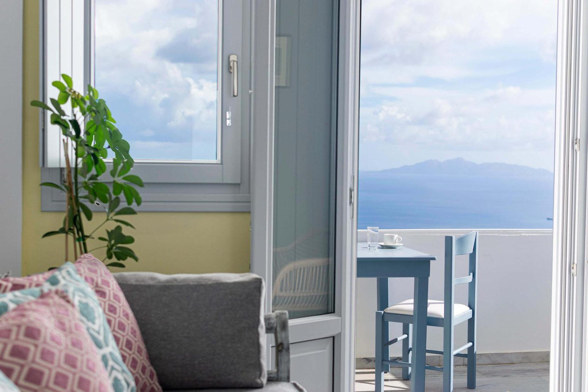 אימרוביגלי Phaos Santorini Suites מראה חיצוני תמונה